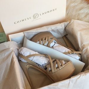 BRAND NEW Chinese Laundry Tippy Tops